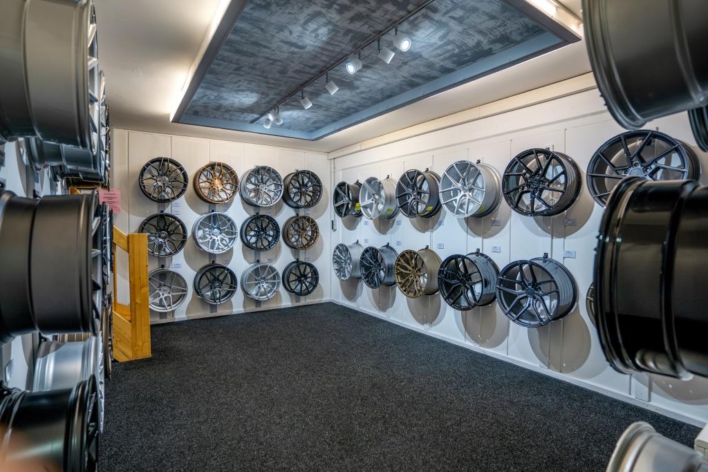 Vorschau: La Chanti (Passenger) LC-P17 20 Zoll (F-4142) Vorschau: La Chanti (Passenger) LC-P17 20 Zoll (F-4142)